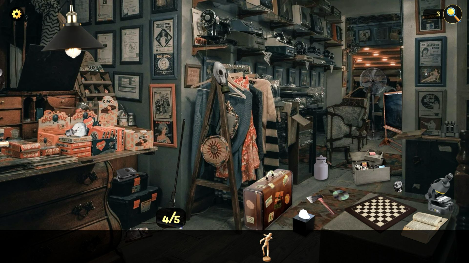 The antique-shop panorama after the black stamp has been found with one target remaining